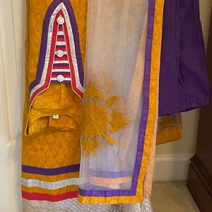 Indian outfit: Three piece Salvar Kameez set